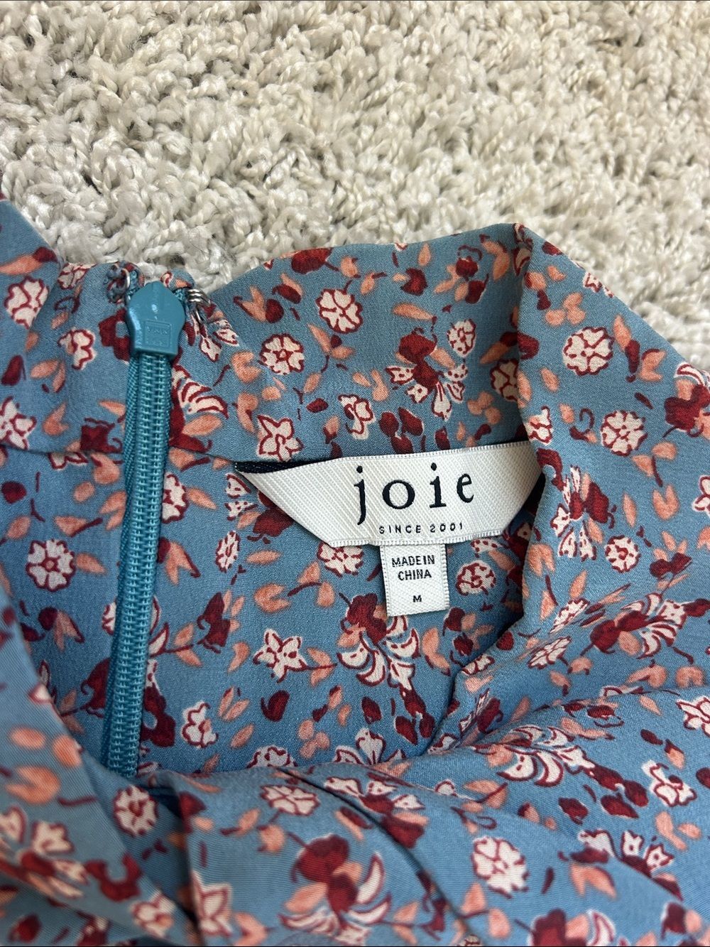 Joie Marloma 100% Silk Floral Blouse Women's Medium Boho Romantic Top - Picture 2 of 3